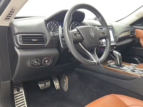 Used 2021 Maserati Levante GranSport image 27