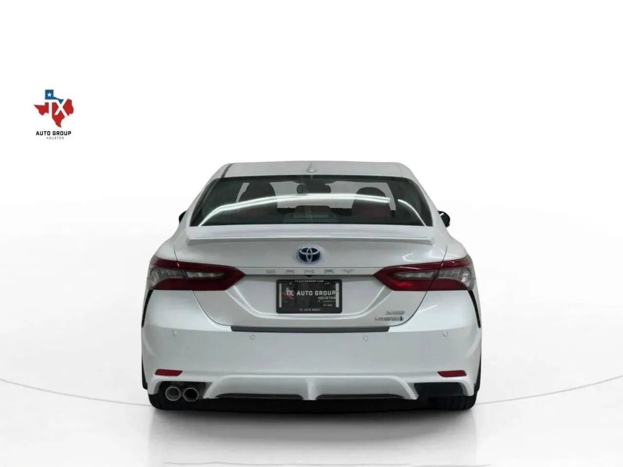 Used 2021 Toyota Camry XSE w/ Navigation Upgrade Package FWD image 8