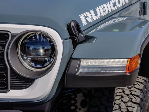 New 2026 Jeep Wrangler Unlimited Rubicon w/ Whitecap Package image 4