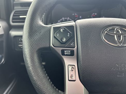 Used 2022 Toyota 4Runner SR5 Premium image 18