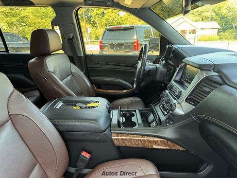 Used 2020 Chevrolet Tahoe Premier w/ Premier Plus Edition AWD/4WD image 19