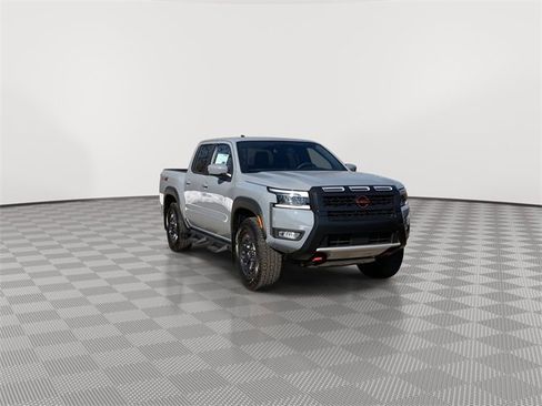 Certified 2025 Nissan Frontier PRO-4X image 2