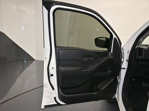 Used 2022 Nissan Frontier S RWD image 10