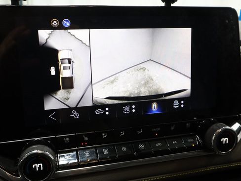 Used 2026 Chevrolet Colorado ZR2 w/ Technology Package image 3