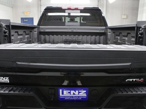 Used 2025 GMC Sierra 1500 AT4 w/ Technology Package AWD/4WD image 48