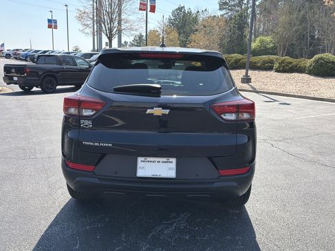 Used 2021 Chevrolet TrailBlazer LS image 6