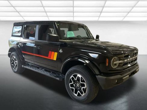 Used 2023 Ford Bronco Outer Banks image 3