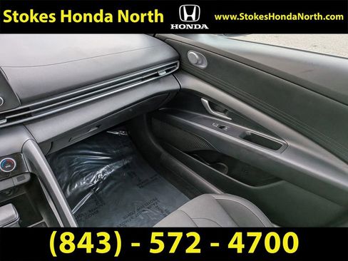 Used 2021 Hyundai Elantra SEL image 15