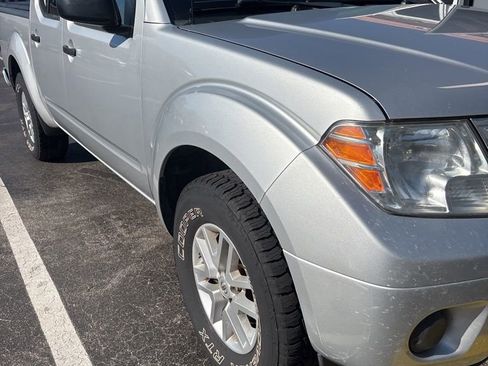 Used 2017 Nissan Frontier SV RWD image 3