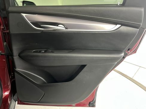 Used 2018 Cadillac XT5 Luxury image 39