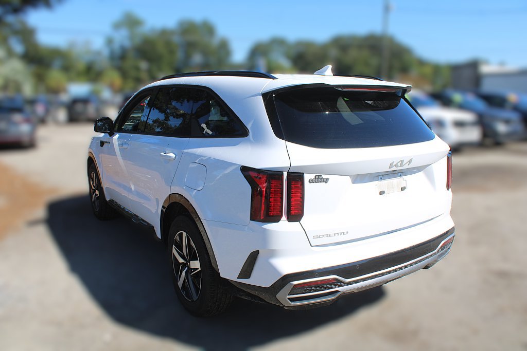 Certified 2023 Kia Sorento S w/ Panoramic Sunroof Package FWD image 11