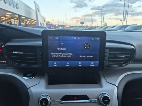 Used 2024 Ford Explorer XLT image 31