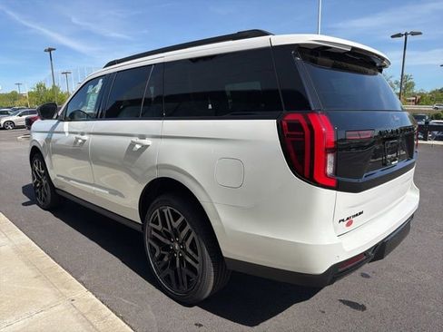 New 2026 Ford Expedition Platinum w/ Stealth Performance Package AWD/4WD image 5