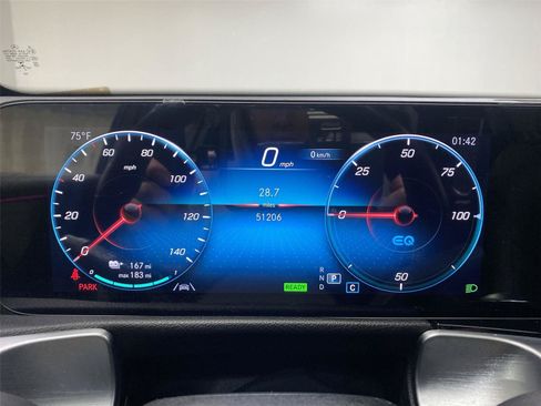 Used 2022 Mercedes-Benz EQB 350 4MATIC image 14