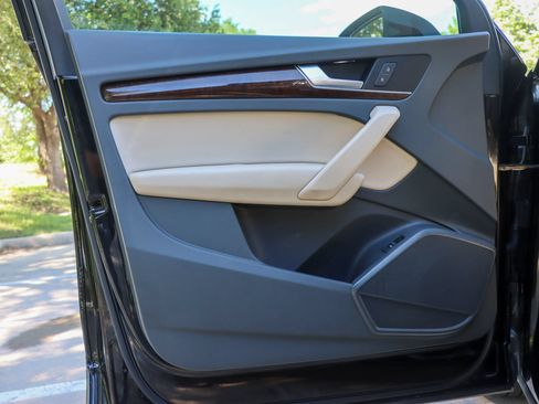Used 2019 Audi Q5 2.0T Premium AWD/4WD image 12
