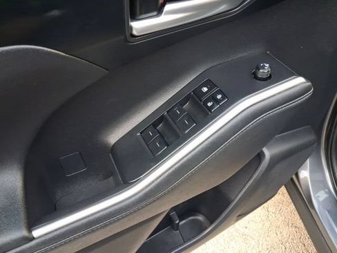 Used 2023 Toyota Highlander XLE FWD image 15