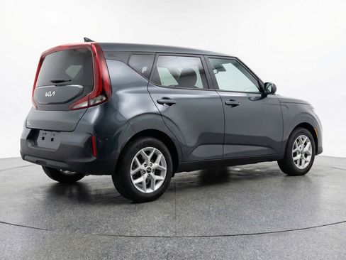 Used 2025 Kia Soul LX w/ LX Technology Package image 9