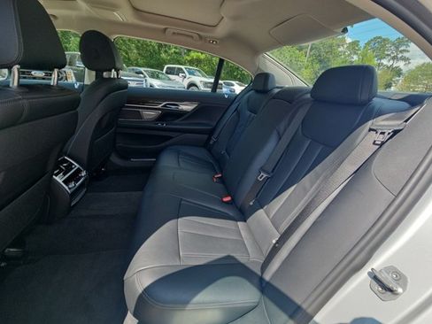 Used 2019 BMW 740i w/ Cold Weather Package RWD image 18