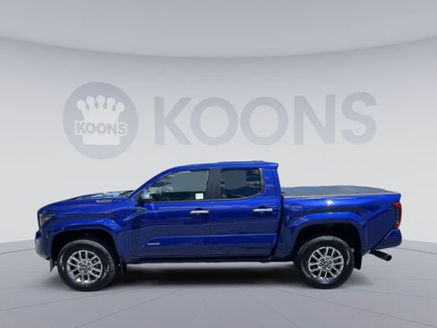 Used 2025 Toyota Tacoma Limited AWD/4WD image 2