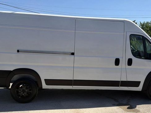 Used 2023 RAM ProMaster 3500 w/ Black Appearance Package FWD image 2
