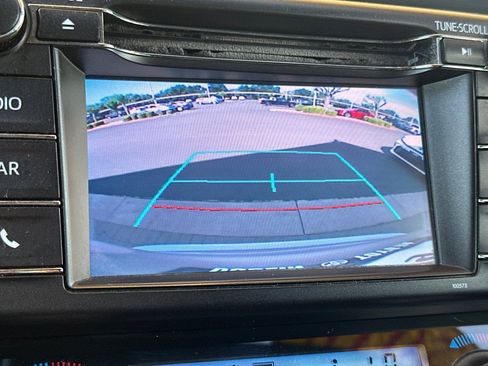 Certified 2018 Toyota RAV4 LE w/ Carpet Mat Package AWD/4WD image 22