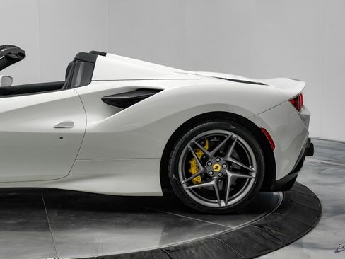Used 2022 Ferrari F8 Tributo image 13