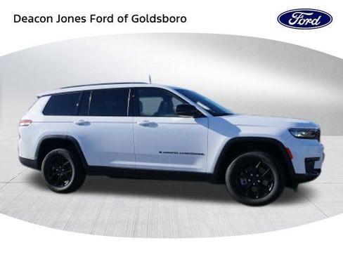 Used 2024 Jeep Grand Cherokee L Altitude image 2