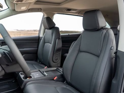 Used 2024 Honda Odyssey EX-L image 16