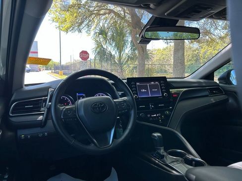 Used 2023 Toyota Camry SE image 12