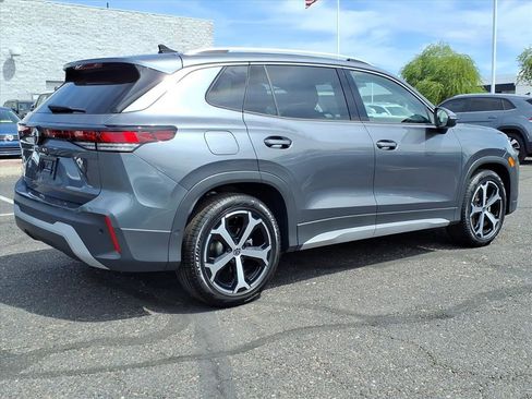 New 2025 Volkswagen Tiguan SE image 5