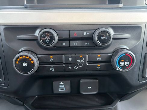 Used 2025 Ford F350 XLT AWD/4WD image 29
