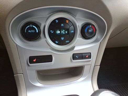 Used 2016 Ford Fiesta SE w/ Cold Weather Package image 10