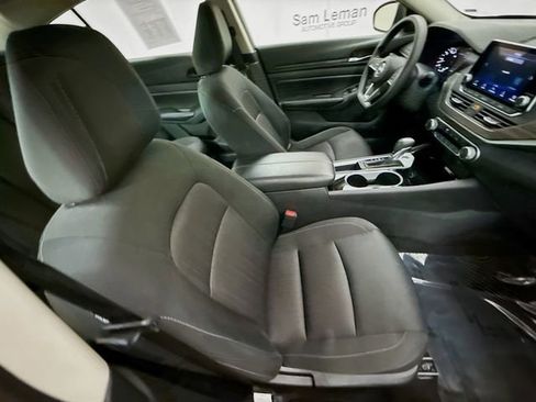 Used 2024 Nissan Altima 2.5 SV image 25