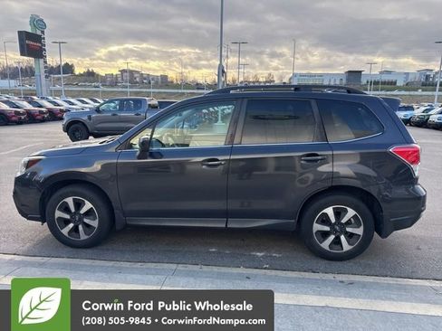 Used 2017 Subaru Forester 2.5i Limited image 1