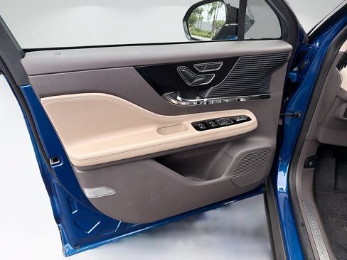Used 2020 Lincoln Corsair AWD image 20