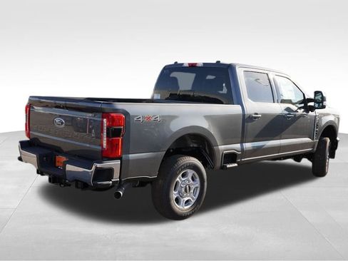 New 2026 Ford F250 XLT w/ XLT Premium Package image 3