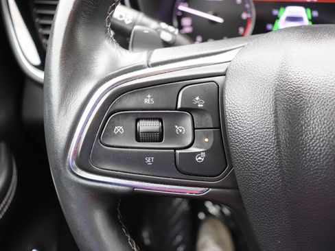 Used 2022 Buick Envision Avenir w/ Technology Package II image 32