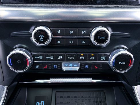 Used 2023 Ford F150 Lariat w/ Equipment Group 502A High image 28