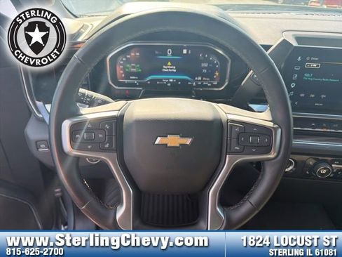 Used 2023 Chevrolet Silverado 1500 LT AWD/4WD image 16