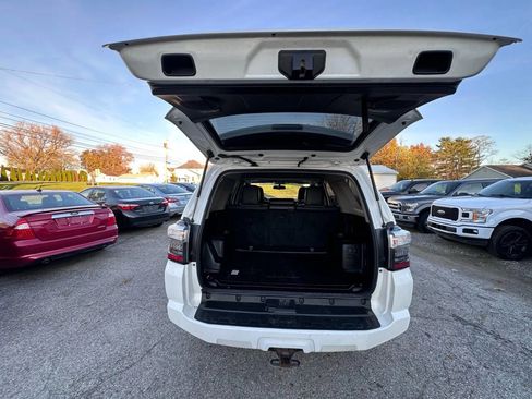 Used 2018 Toyota 4Runner SR5 Premium image 15