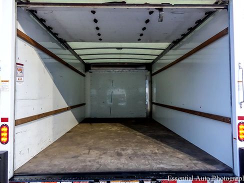 Used 2021 GMC Savana 3500 Extended w/ Power Convenience Package image 18