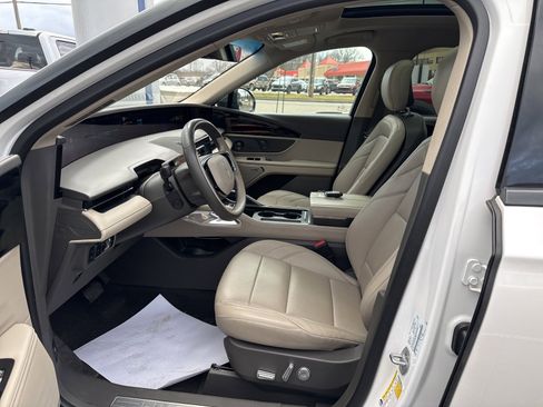 Used 2024 Lincoln Nautilus Premier w/ Equipment Group 102A image 25