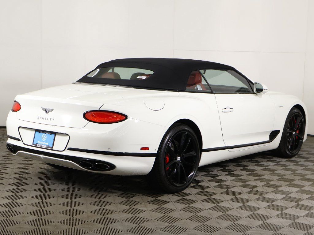 Used 2023 Bentley Continental GT Azure AWD/4WD image 13