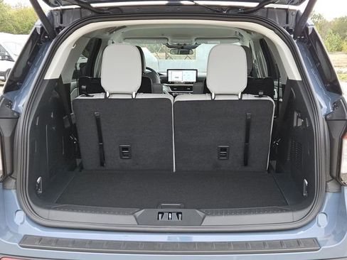 New 2026 Ford Explorer Active w/ Active Comfort Package image 7