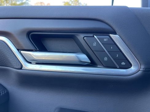 Used 2025 GMC Sierra 3500 Denali w/ Denali Reserve Package image 20