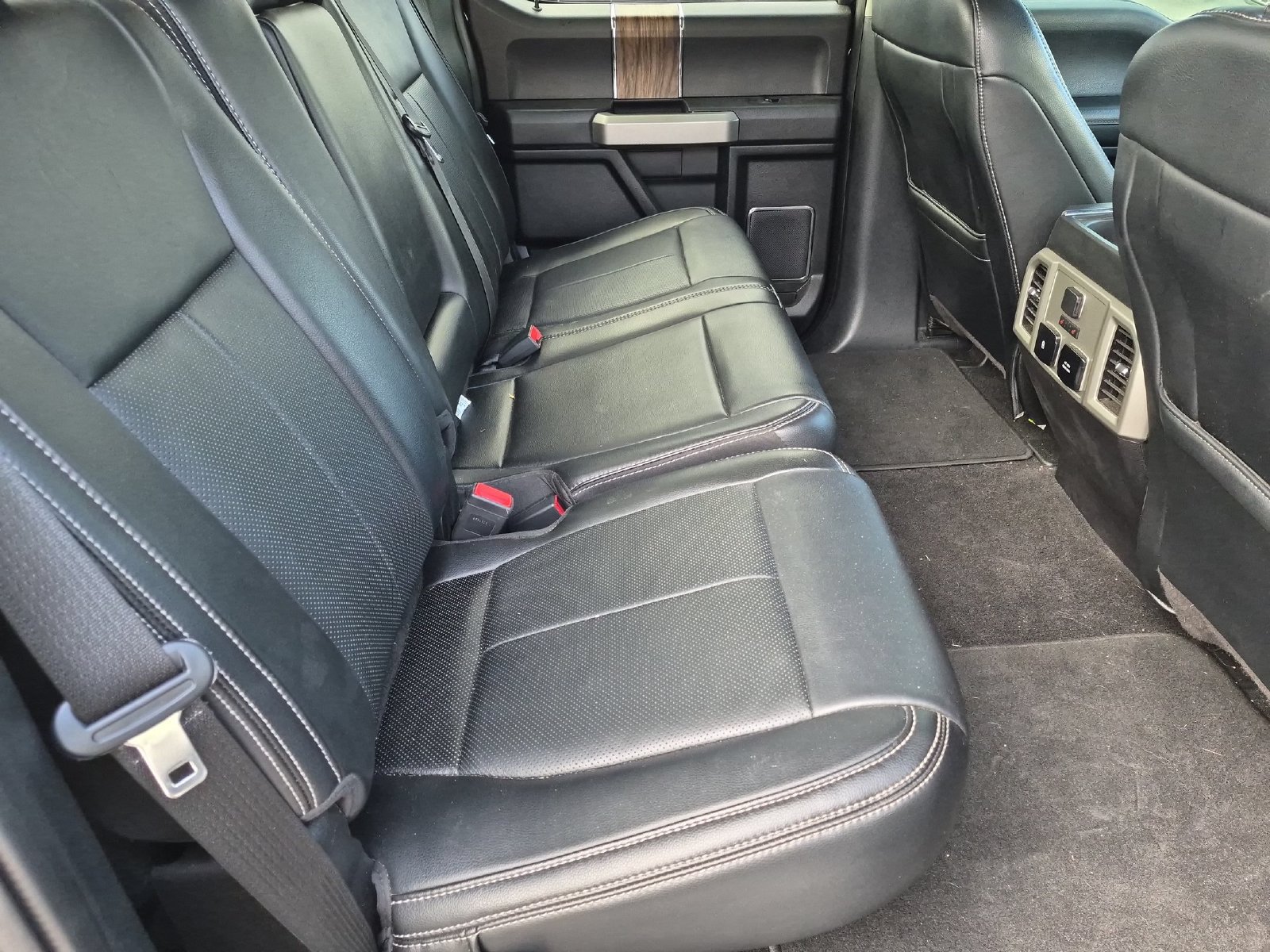 Used 2019 Ford F150 Lariat w/ Equipment Group 502A Luxury AWD/4WD image 29