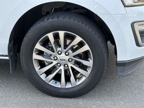 Used 2018 Ford Expedition Max Limited image 7