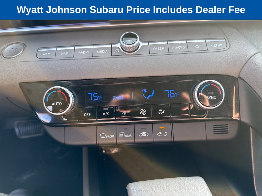 Used 2024 Hyundai Elantra SEL FWD image 28