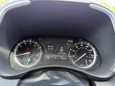 Used 2020 Toyota Highlander XLE image 30