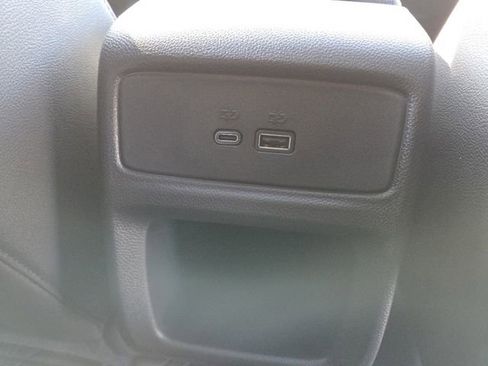 New 2026 Chevrolet Trax RS w/ Sunroof Package FWD image 17